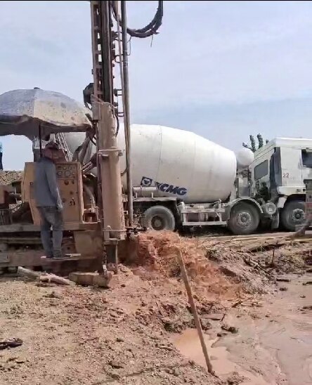 沙市区岩石井施工